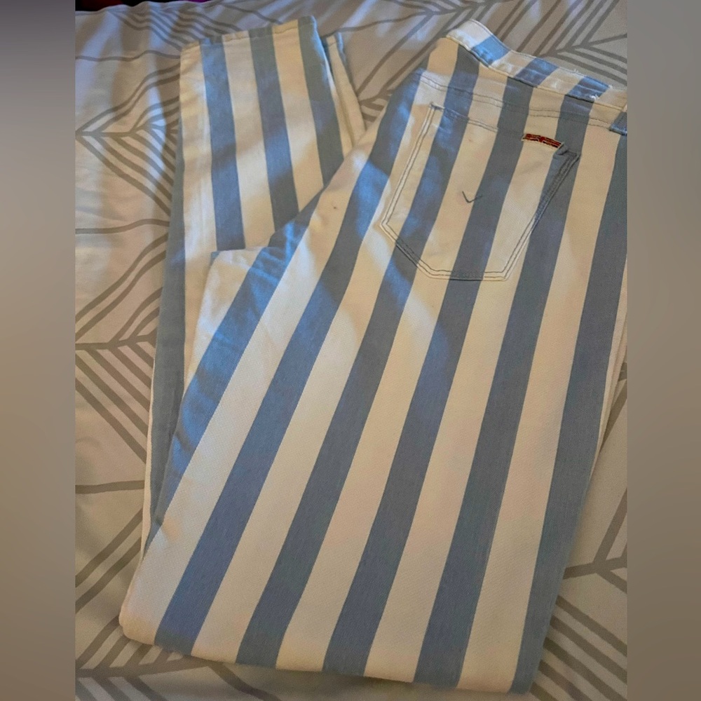 Great condition unworn authentic size 30